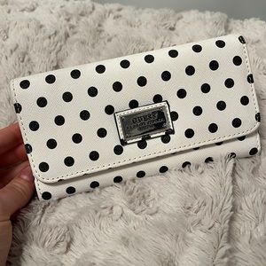 Guess polka dot wallet! Amazing condition!